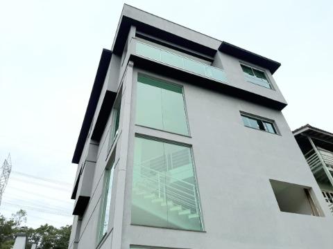 Sobrado à venda com 8 quartos, 490m² - Foto 2