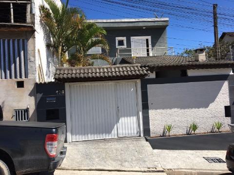 Sobrado à venda com 6 quartos, 170m² - Foto 1