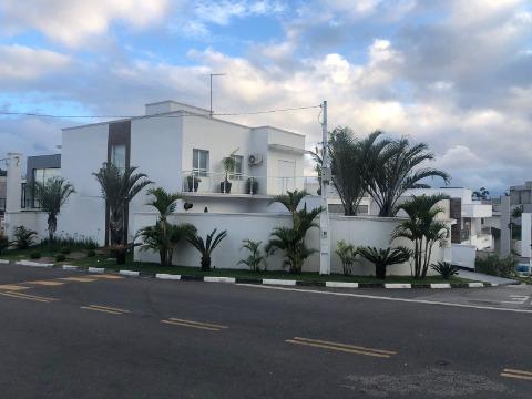 Sobrado à venda com 7 quartos, 270m² - Foto 1