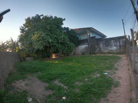 Terreno à venda com 1 quarto, 300m² - Foto 1