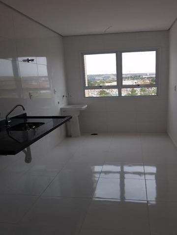 Apartamento à venda com 3 quartos, 65m² - Foto 2