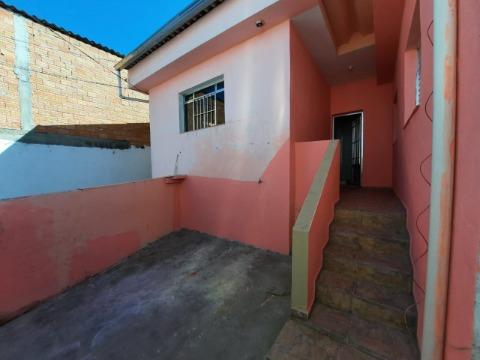 Sobrado à venda com 5 quartos, 176m² - Foto 1