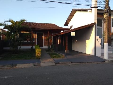 Casa de Condomínio para alugar com 3 quartos, 250m² - Foto 3