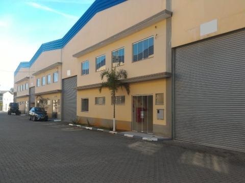 Depósito-Galpão-Armazém para alugar com 1 quarto, 840m² - Foto 1