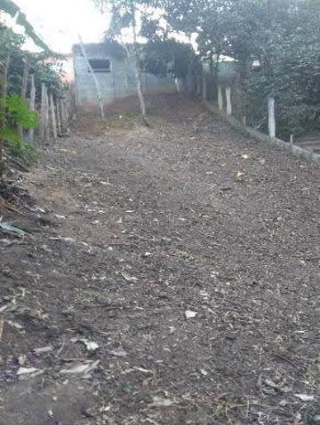 Terreno à venda com 1 quarto, 150m² - Foto 2