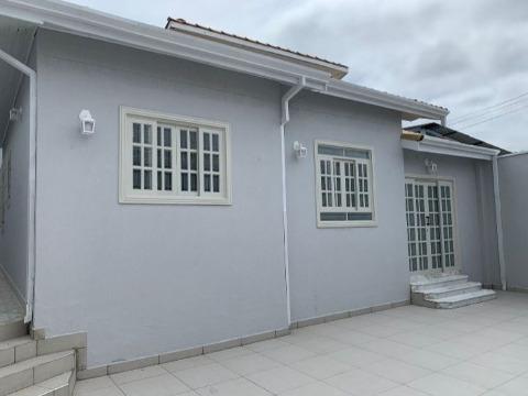 Casa à venda com 4 quartos, 176m² - Foto 1