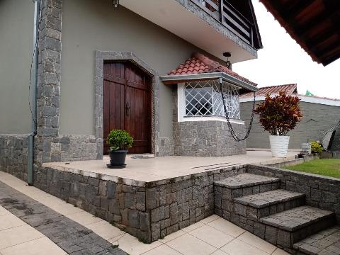 Sobrado à venda com 6 quartos, 226m² - Foto 2