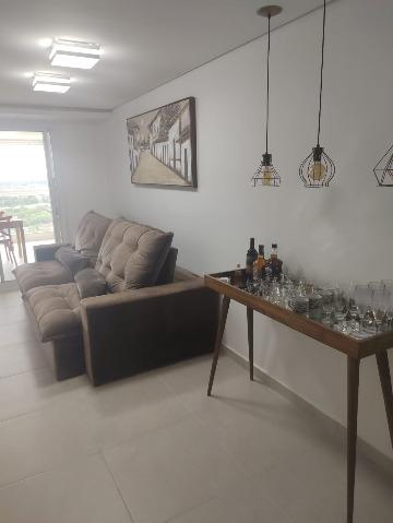 Apartamento à venda com 2 quartos, 69m² - Foto 2