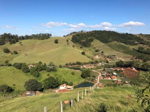 Terreno à venda com 1 quarto, 3000m² - Foto 1