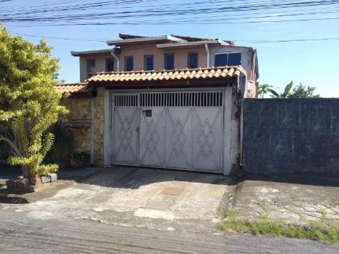 Sobrado à venda com 7 quartos, 280m² - Foto 1