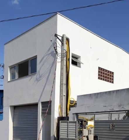 Sobrado à venda com 2 quartos, 250m² - Foto 1