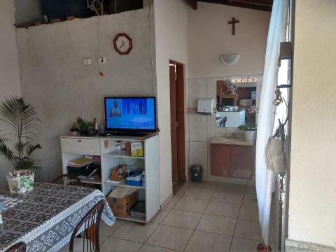 Casa à venda com 2 quartos, 80m² - Foto 4