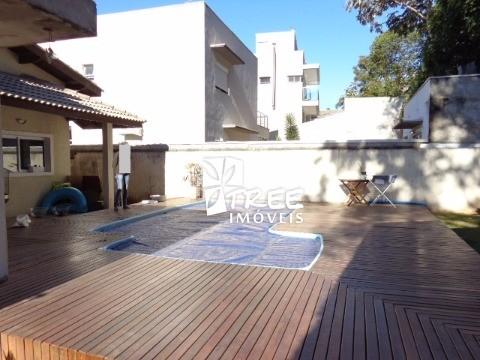 Casa à venda com 7 quartos, 300m² - Foto 17