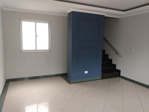 Casa à venda com 6 quartos, 194m² - Foto 1