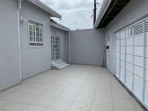 Casa à venda com 4 quartos, 176m² - Foto 3