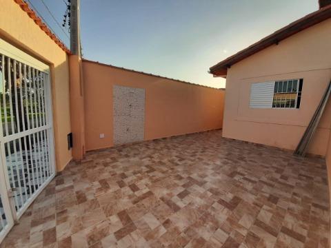 Casa à venda com 4 quartos, 98m² - Foto 2