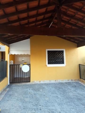 Casa à venda com 3 quartos, 100m² - Foto 1