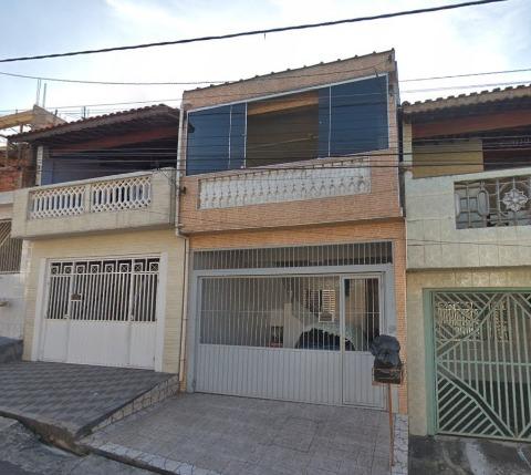 Sobrado à venda com 6 quartos, 90m² - Foto 1