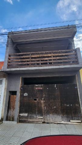 Sobrado à venda com 4 quartos, 250m² - Foto 1