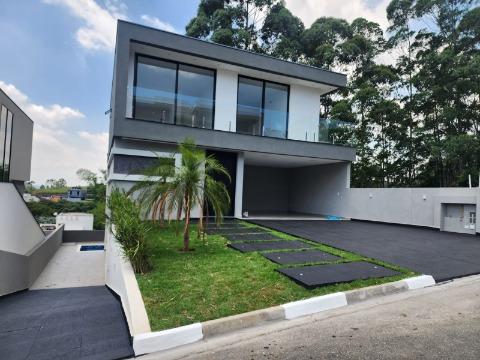 Sobrado à venda com 8 quartos, 300m² - Foto 2