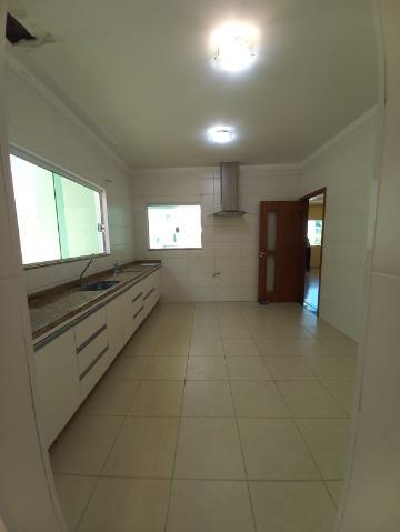 Casa para alugar com 4 quartos, 160m² - Foto 10