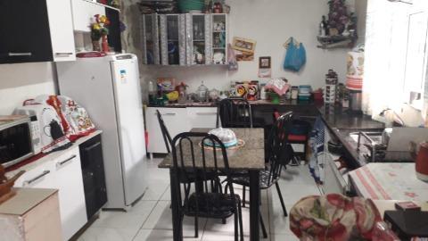 Casa à venda com 5 quartos, 100m² - Foto 4