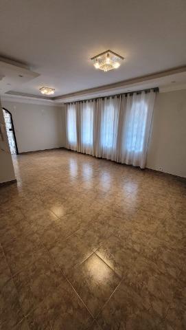 Casa à venda com 5 quartos, 223m² - Foto 4